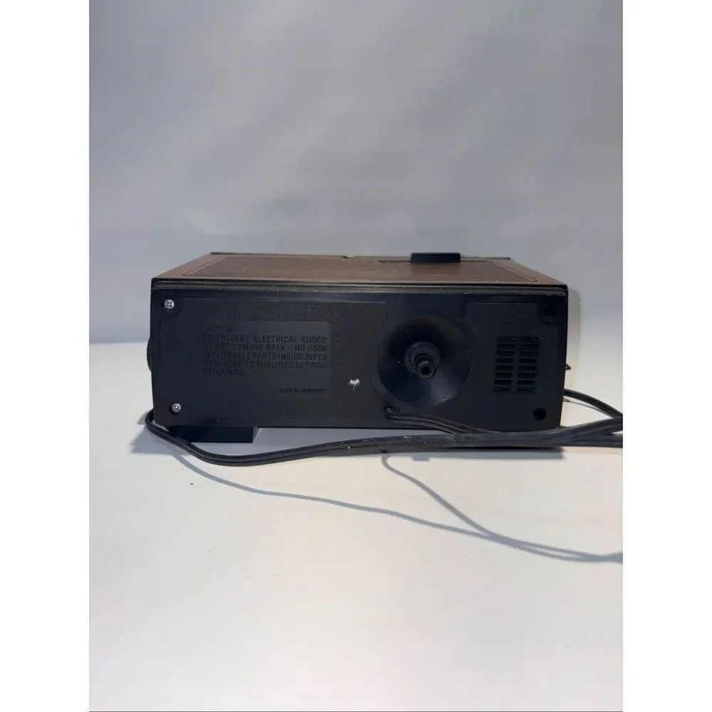 Vintage GE alarm clock radio
